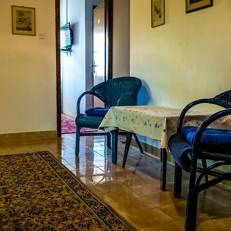 Appartement Lovorka With Heated Pool *