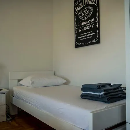 Lovorka With Heated Pool Appartement *