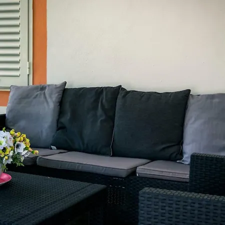 Appartement Lovorka With Heated Pool