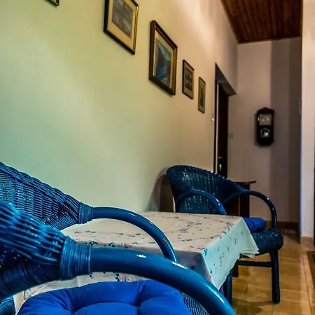 Appartement Lovorka With Heated Pool *