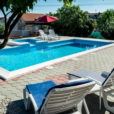 Lovorka With Heated Pool * 奥瑞比克